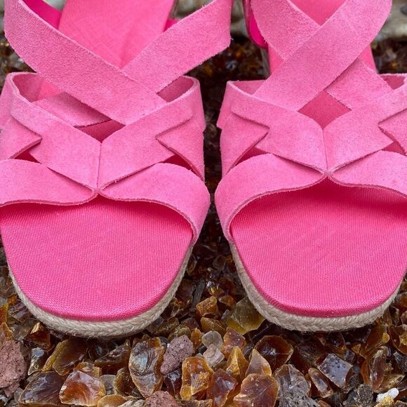 Cole Haan Size 9 M CRYSTAL WEDGE Fuschia Suede Sandals - Picture 5 of 9